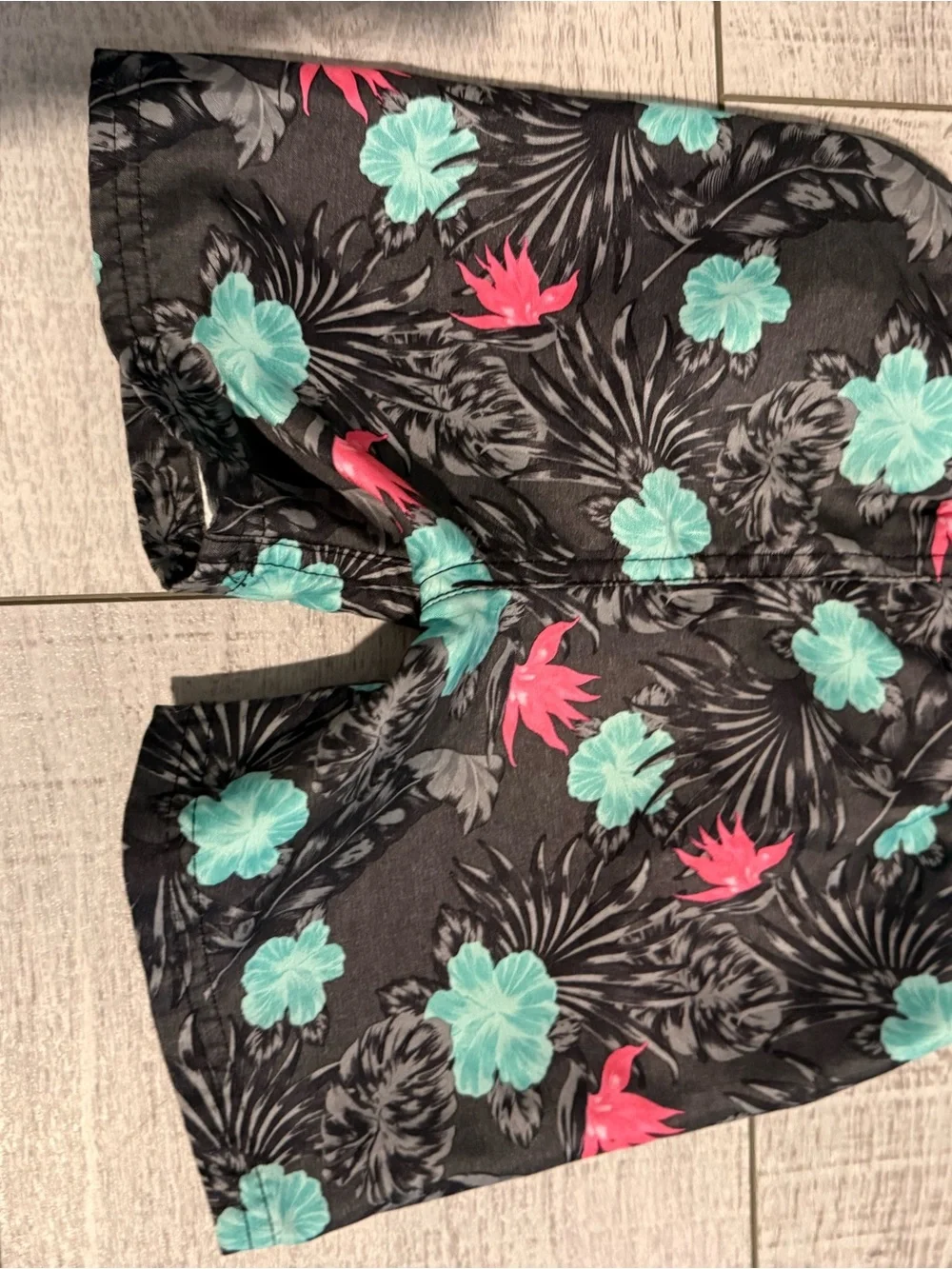 Hurley Toddler 2-Piece Dri-FIT Athletic Outfit Gray & Tropical Shorts Size 24M